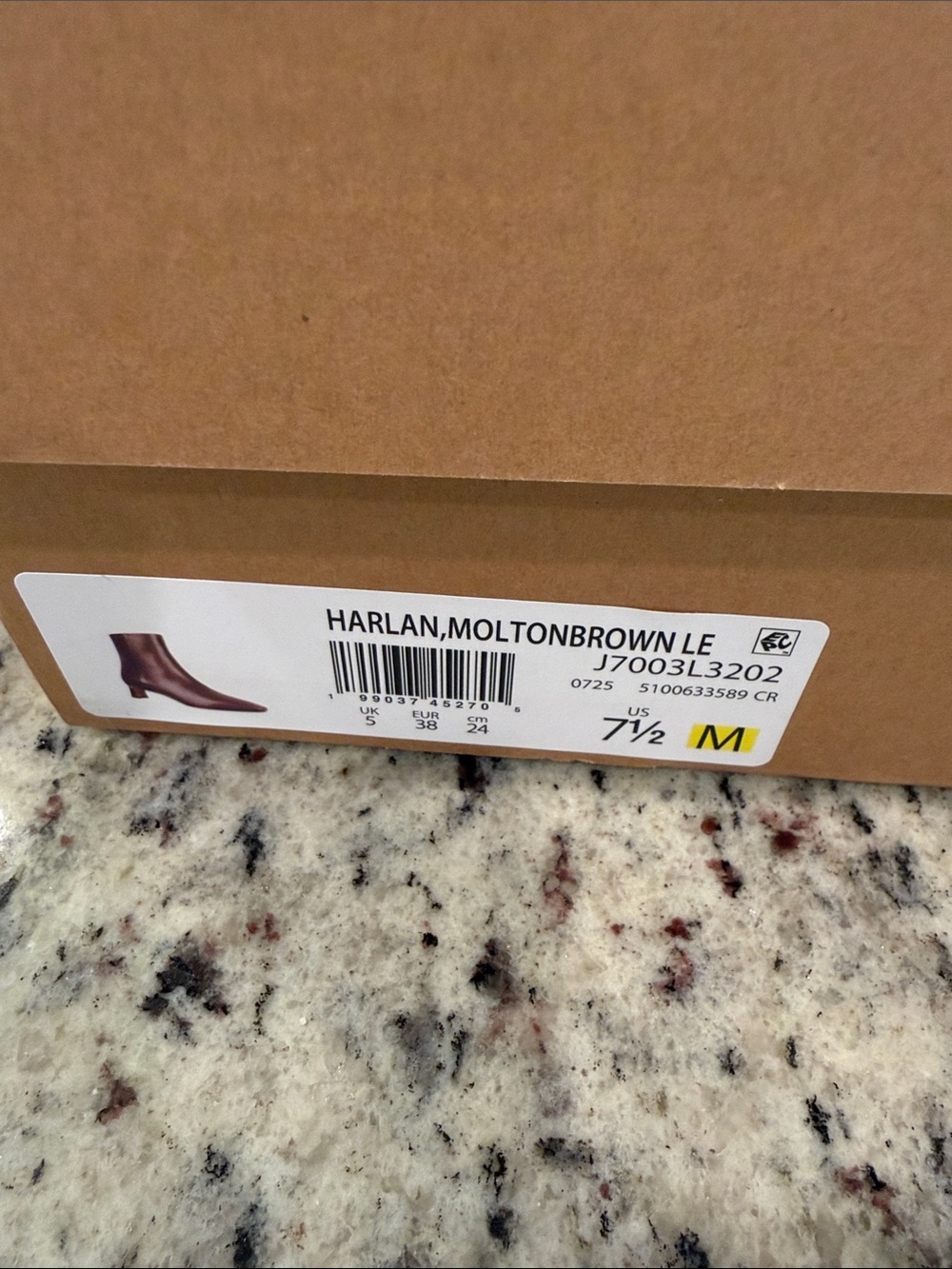 BNWT Vince Molton Brown Leather Square-Toe Ankle Boots Size 7.5 - Picture 2 of 16
